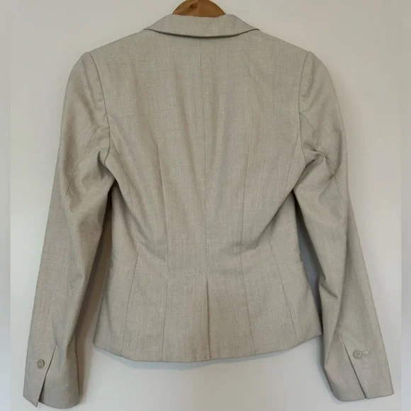 H&M Fitted Blazer. BRAND NEW WITHOUT TAGS! - Picture 2 of 10